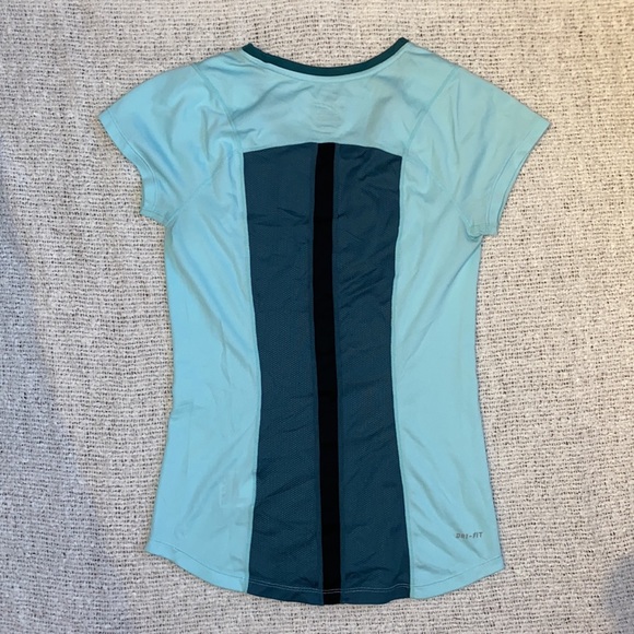 NIKE workout tee - Picture 2 of 3